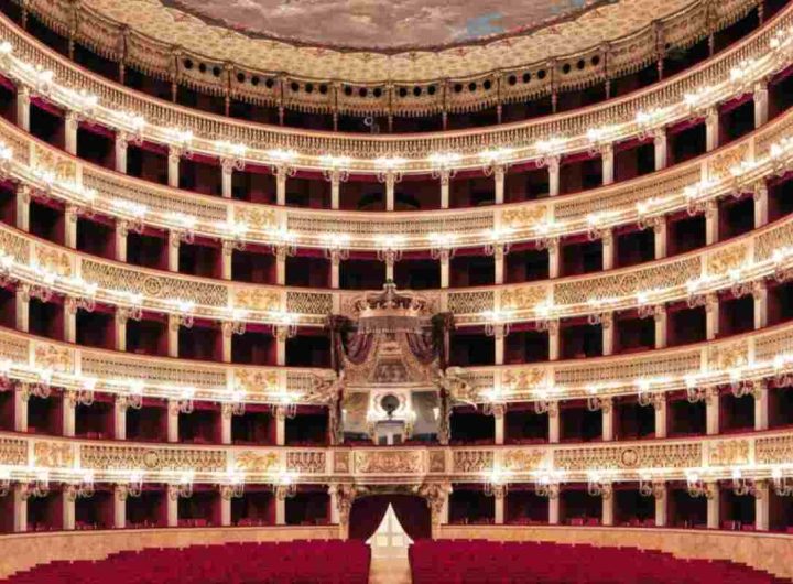 Una vista interna del Teatro San Carlo di Napoli (Teatro San Carlo)