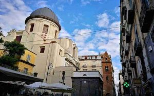 Uno scorcio sulla chiesa Santa Maria Maggiore alla Pietrasanta, a Napoli (Wikipedia Andrècruz23)